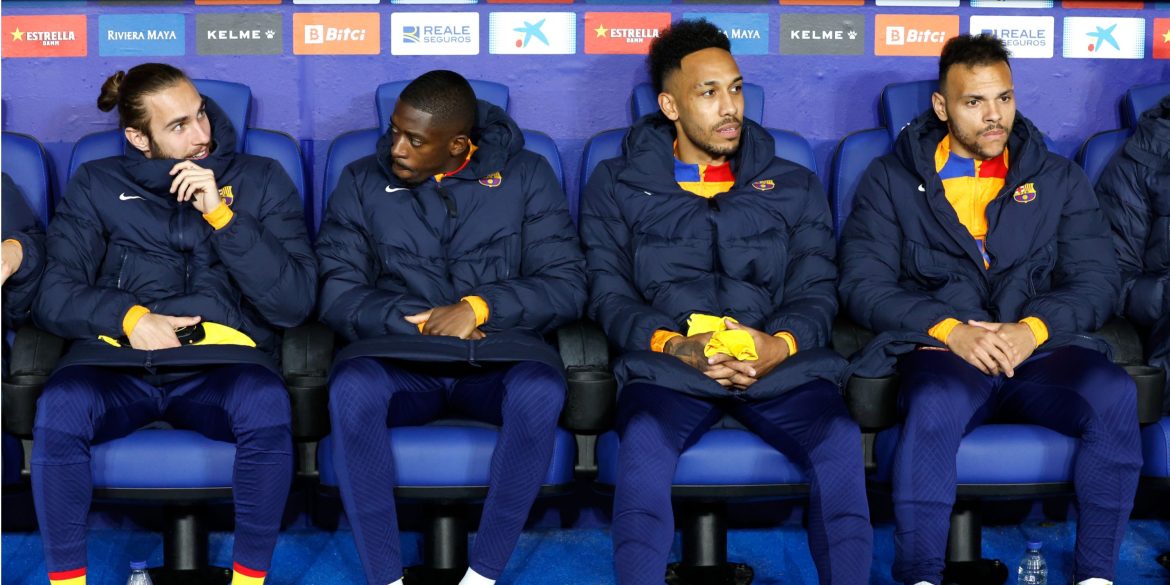 Everton in agent talks to sign "extraordinary" ex-Barcelona man for free