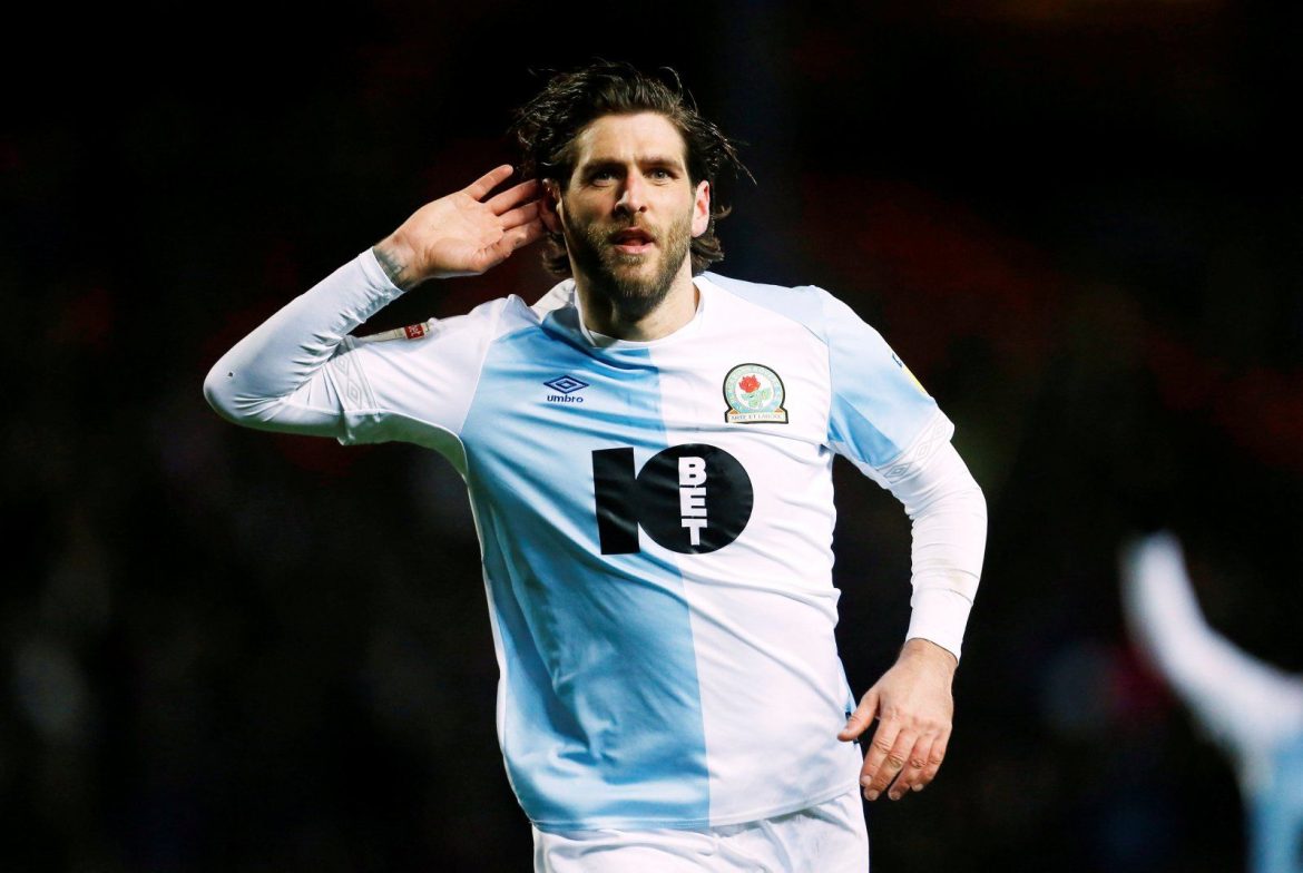 Sunderland: Ipswich Town join in race to sign Danny Graham